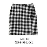 026124 - Molde de Falda con corte y abertura al costado, cierre en la espalda