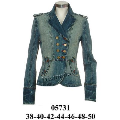 05731 - Molde de Blazer cruzado con corte al talle 05731 - Molde de Blazer cruzado con corte al talle