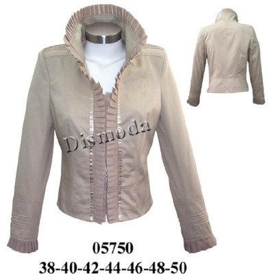 05750 - Molde de Blazer rockmantic con alforzas en canesú y mangas 05750 - Molde de Blazer rockmantic con alforzas en canesú y mangas
