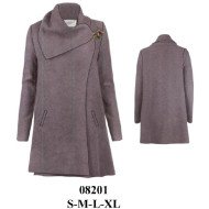 08201 - Molde de Abrigo con cuello asimétrico, cierre cruzado, costuras y bolsillos