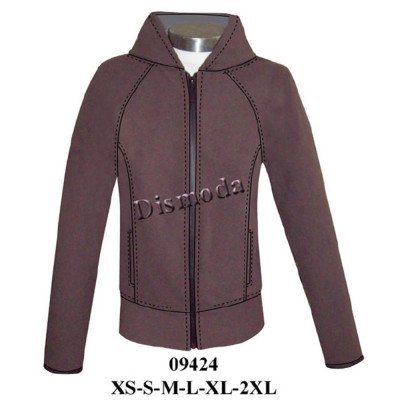 09424 - Molde de Polerón con gorro, cierre central, mangas ranglán, bolsillos laterales y pretina recta