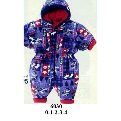 6030 - Molde de Enterito con capucha, cierre frontal, cordón de ajuste en la cintura, manga corta con puño y basta con puño